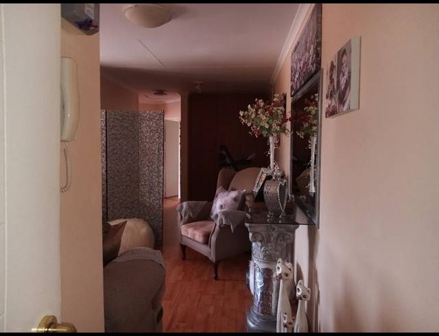 2 BEDROOM TOWNHOUSE FOR SALE IN RANDPOORT